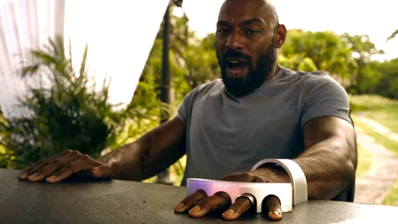 He Will Get $1 000 000 If He Keeps His Hand in This Game for 3 Hours