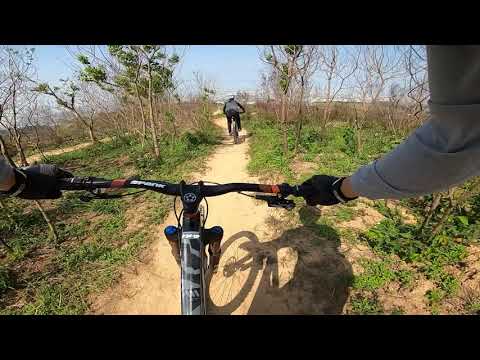 2020-0223-Kelsey New bike Commencal Meta v4 2