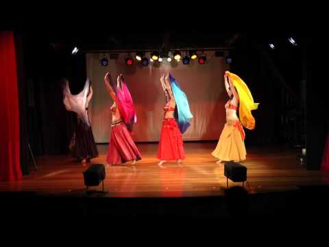 Dança do ventre com véu