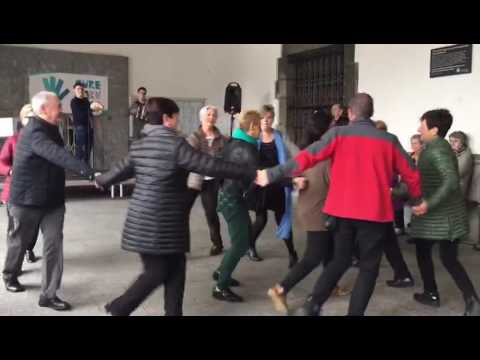 UROLA KOSTAKO HITZA. Azpeitiko Gure Esku dagok herri galdeketei babesa eman die