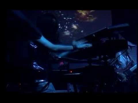 Star One - Amazing flight in space (LIVE) online metal music video by STAR ONE
