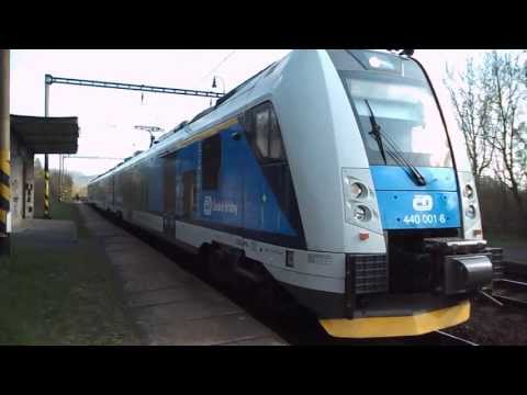Odjezd vlaku Os 6825 (ČD 440.001) - Želénky, 24. 4. 2013