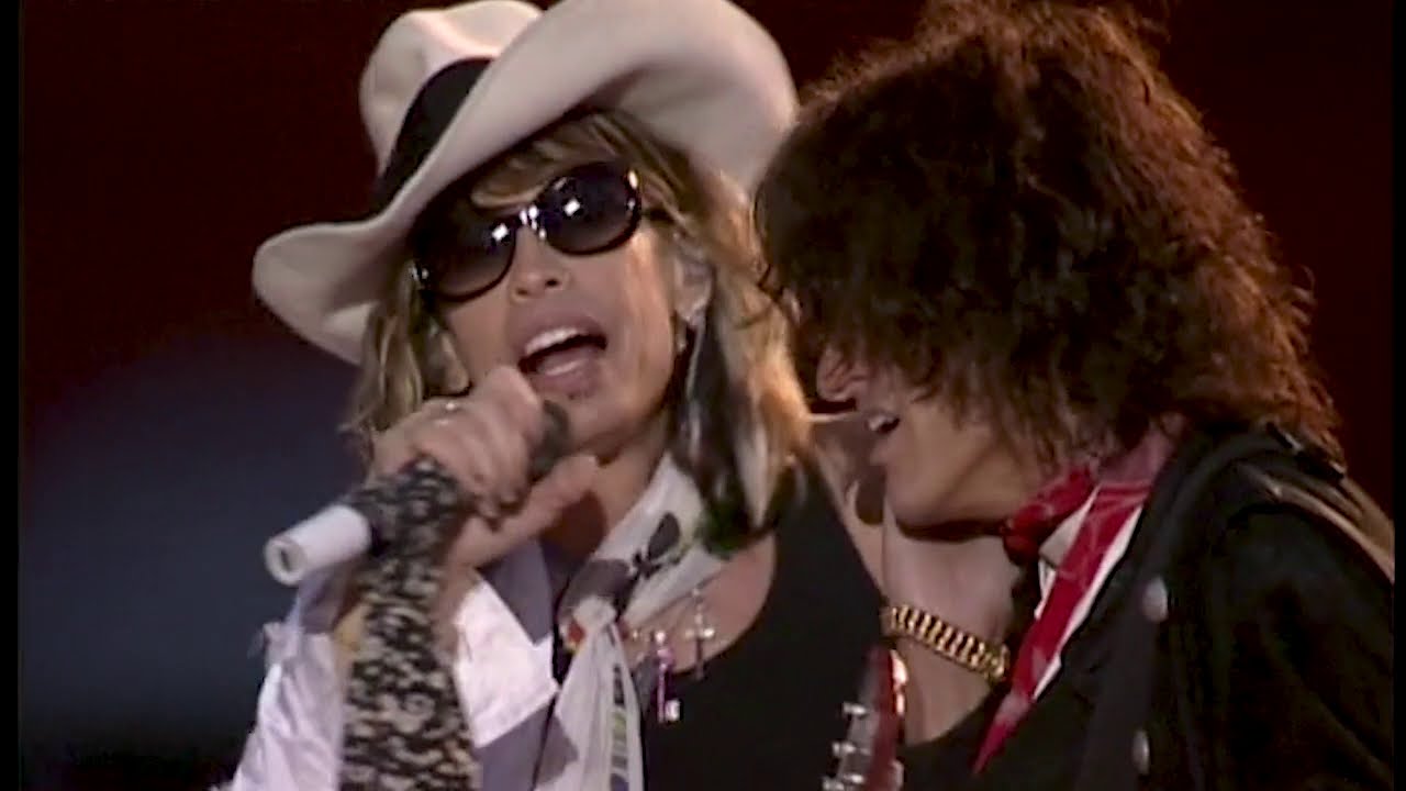 Aerosmith - Love In An Elevator - Hyde Park 2007 - YouTube