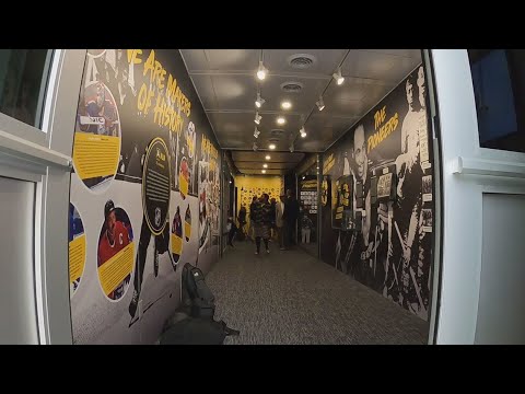 Visite o museu móvel Black Hockey History da NHL