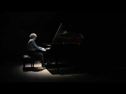 C. DEBUSSY - Clair de Lune  (Jan Jakub Zielinski)