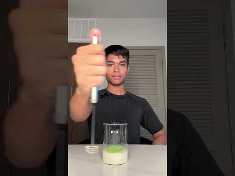 vanilla iced matcha latte with foam 🤤🍵