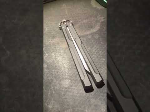 An idiot with a Flytanium Kershaw Lucha