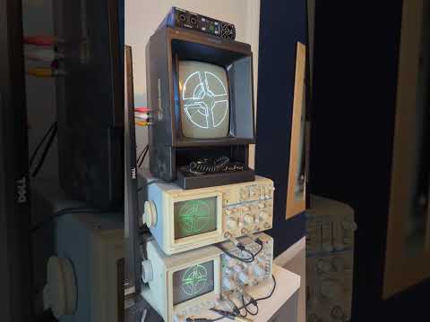 Team Fortress 2 Theme on an Oscilloscope #teamfortress2 #oscilloscope #music