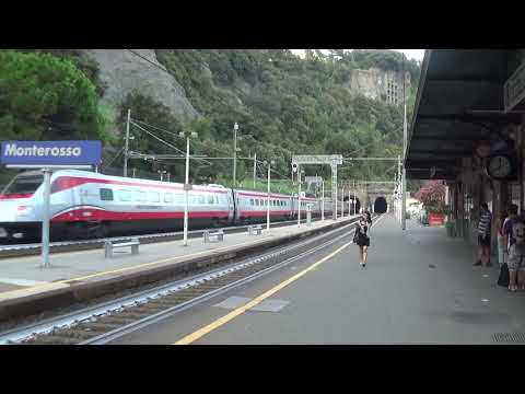 Pendolino ETR 485 Frecciargento in transito a Monterosso