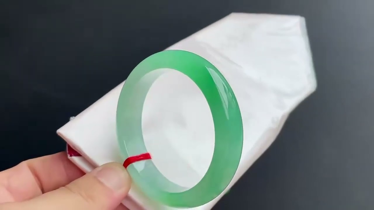 Core-Ice Deep Apple Green Bangle