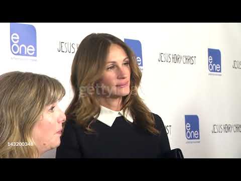 Lisa Roberts Gillan & Julia Roberts At Jesus Henry Christ Los Angeles Premiere 