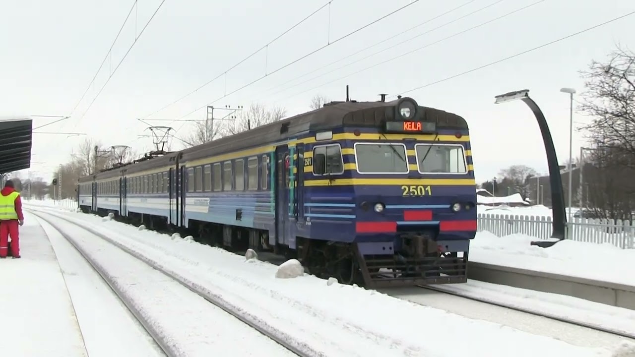 Электропоезд ЭТ2-911/912 на на о.п. Хийу / ET2-911/912 EMU at Hiiu stop
