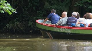 preview picture of video 'Tortuguero  Costa Rica. Sailing along the National Park'