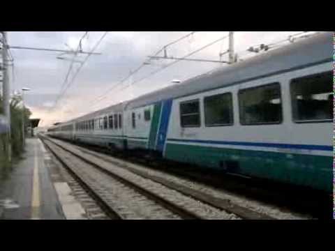 IC 540 con E403 005 e carrozze "progetto 270" @Falconara M.ma