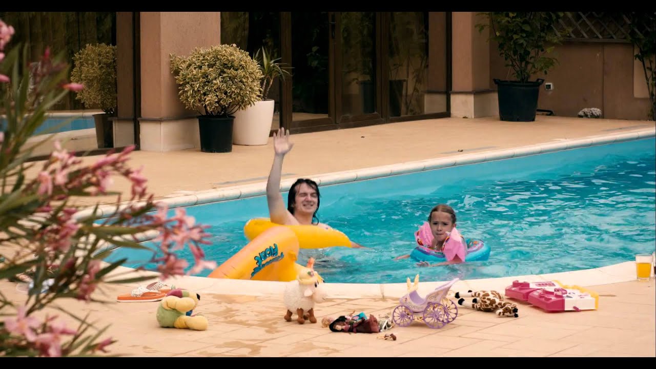 Trailer oficial Cuscrii / Vin teroriştii! (2014)