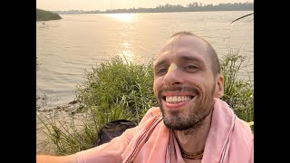 🌊 Reading on Gaṅgā's bank: Śrīla Bhaktivinoda's eulogy to her & MP's glorification from Cb Antya 1.