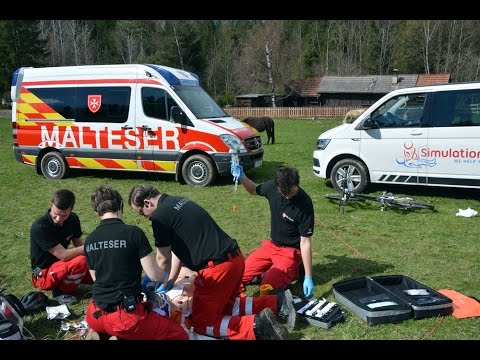 Medizinisches Simulationstraining mit den MALTESERN aus Tirol im Freien Dank Simulation.Tirol