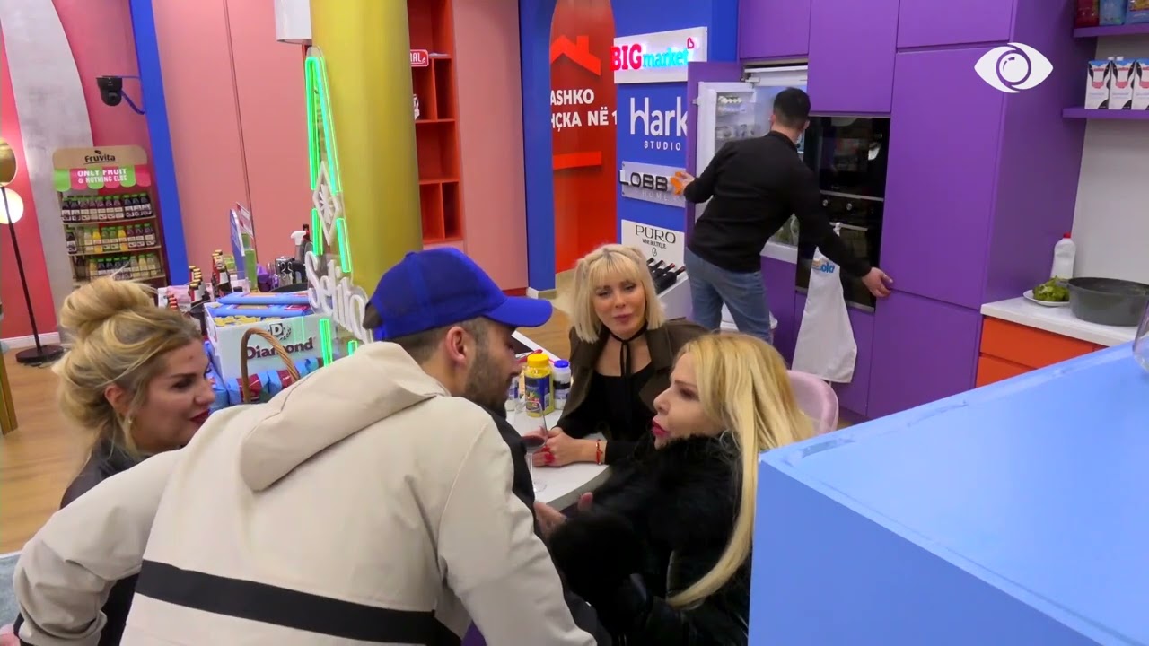 “Ty ke frikë edhe të të puthësh more vëlla”/ Momente gazmore mes Merit dhe Meritonit