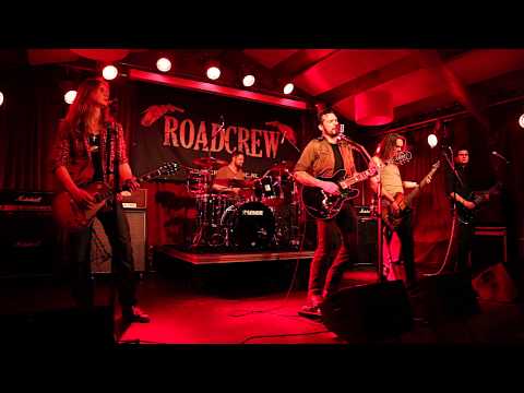 Roadcrew - Hold On (live)