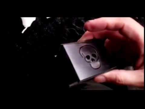 Halloween skull black wooden music box - halloween gifts - Music of the bones