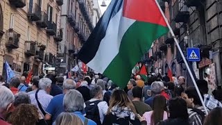 Corteo per la Flotilla a Napoli, Zanotelli: «Comune si rifiuti di accettare le navi Msc»