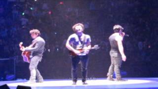 Jonas Brothers - &quot;Lovebug&quot; - Paris Bercy - November 26, 2009