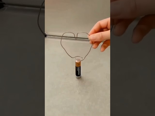 Vídeo relacionado con Teenii Kit Científico de Electricidad y Magnetismo para Niños, Experimentos de Física Stem con Circuitos Eléctricos, Juego Educativo de Ciencia, Kit de Experimentos para Niños 8+ Años, 50 Piezas