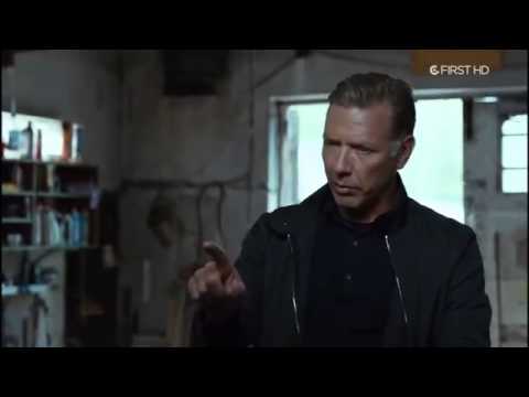 Gunvald Larsson läxar upp en SD:are.