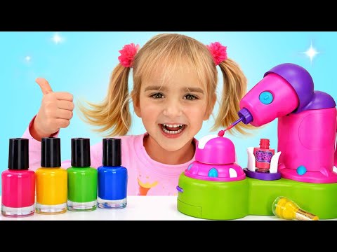 Alice helps her friends at the beauty salon!