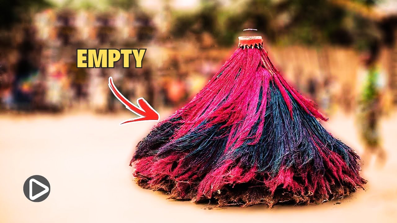 The Secret of Zangbeto Revealed : What's Inside the Empty Dancing Structure