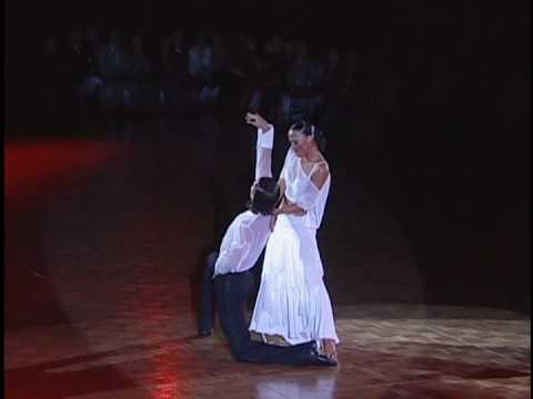 Slavik Kryklyvyy & Karina Smirnoff - Showdance (WSSDF2003)