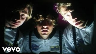 eleventyseven - Love In Your Arms