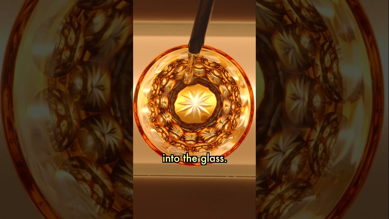 Temma Kiriko is a type of artisanal glass from Osaka, Japan. Check out their gallery and bar 😁