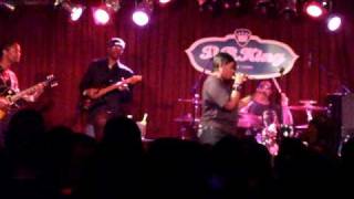 Angie Stone -  Pissed off - Concert - New York Feb 2010