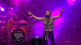 Shake Shake Go Live 1/2 (extraits)