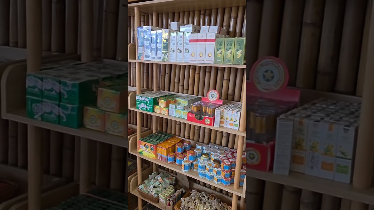 #shorts 베트남 다낭에 여행객 선물 사는곳 입니다.A place to buy gifts for trav…