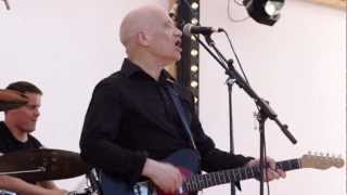 Wilko Johnson - 'She Does It Right' - Live at The Village Green, Southend-on-Sea, Essex, 30.06.12