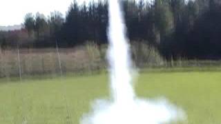 preview picture of video 'Fliskits Triskelion KARS Sept. 2008 Launch'