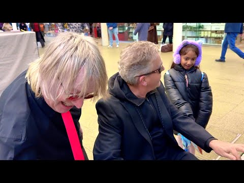A Moment She’ll Never Forget - Little Girl Mesmerised by Piano Duet  #piano #boogiewoogie