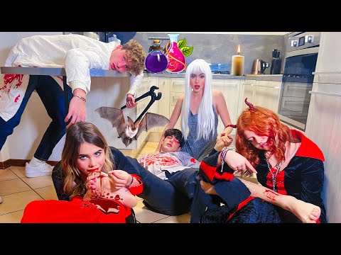 SCUOLA DI VAMPIRI🧛‍♀️ *Hanno morso il dito a Tommaso*😳!!! - by Charlotte M.
