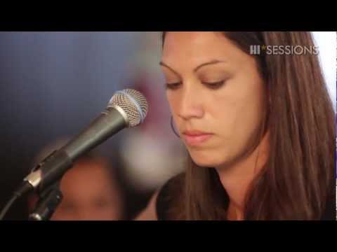 Johnna Padeken - Love Me Right (HiSessions.com Acoustic Live!)