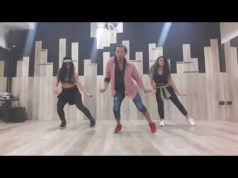 Ganas locas RUMBAfit PRINCE ROYCE ft FARRUKO coreografia by ANDRES RUEDA . Flavia & Sara .reggaeton