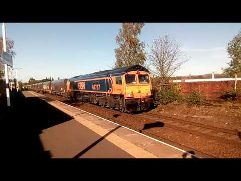 66767 Kings Cross PSB passes Hyde Central Station 21/10/21