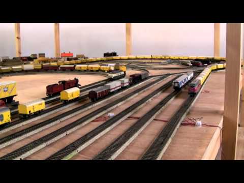 Baden-Württemberg....100 Banana wagons on the layout.