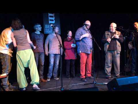 Půljablkoň - Jak probíhal křest CD Půljablkoně v Malostranské besedě 26.2.201