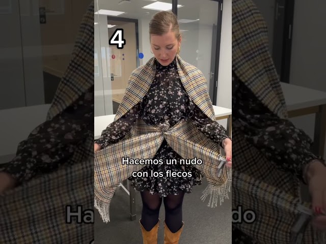 Vídeo relacionado con HYUET Bufandas Mujer Invierno Grande a Cuadros, Cachemira Chal Cálido Moda Largas Bufandas Mujer Invierno de Punto con Flecos para Mujeres Hombres,Marrón,65 * 185 cm