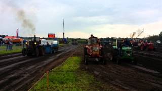 preview picture of video 'spectaculaire tractorpulling @ Historische Machineclub Kempen oldtimer & tractorfestival'
