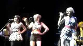 The Pipettes @ Inverness : Your kisses Are Wasted On Me