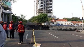 Dampak Jalan Raya Gubeng Ambles, Dua Saluran Air PDAM Terputus