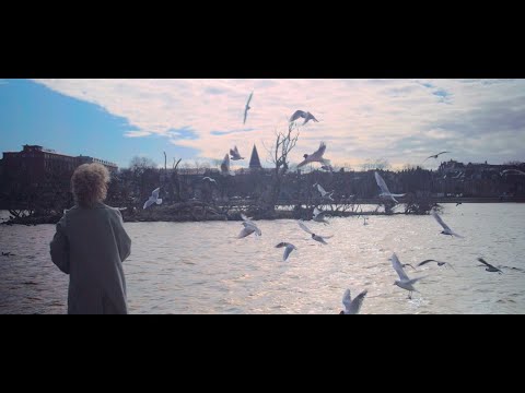 Dorthe Gerlach - Plastiksvanebåd - Official video